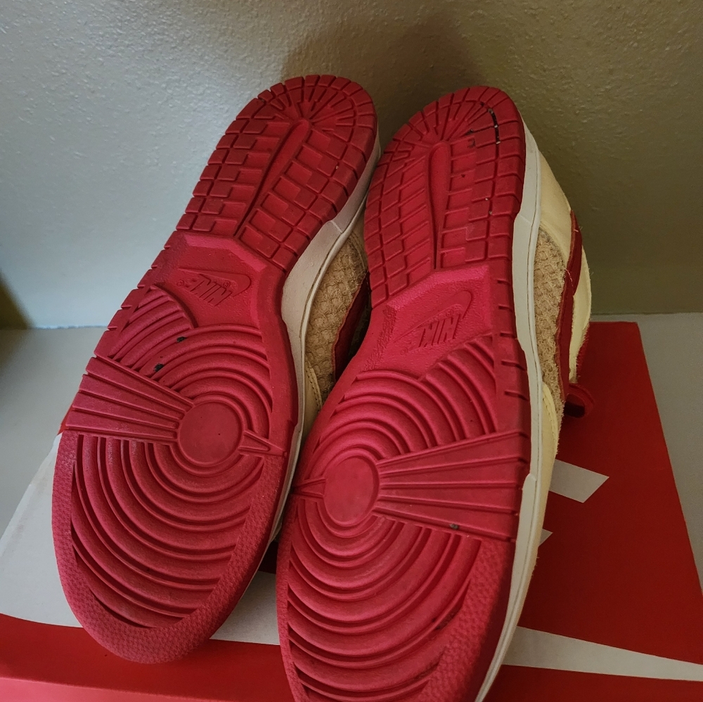 Nike Dunk Low Retro SE 'Strawberry Waffle' - Picture 7 of 8